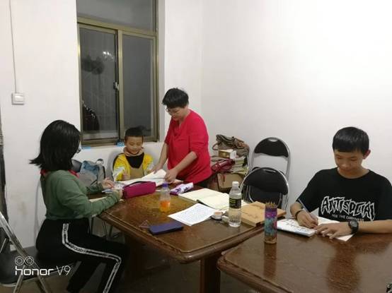 说明: E:\离退休工作部\2018\上网材料\相片\孩子学习相片\微信图片_20181224085036.jpg