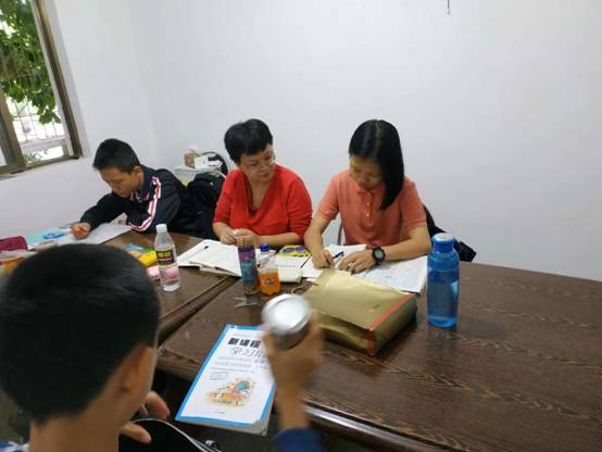 说明: E:\离退休工作部\2018\上网材料\相片\孩子学习相片\微信图片_20181224084953.jpg