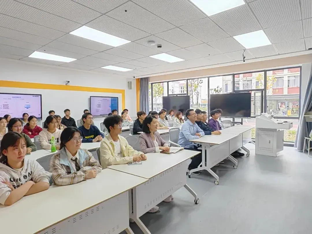 taptap点点官网联合南京医科大学、贵州医科大学开展大思政课活动