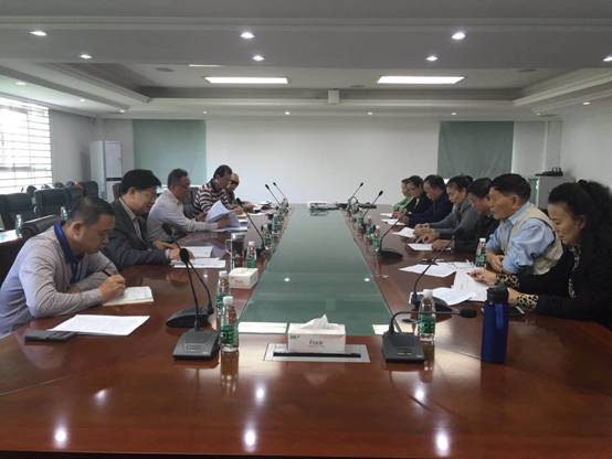 说明: E:\离退休工作部\2019\上网信息\相片\20190109  2018年度党员领导干部民主生活会征求意见座谈会\微信图片_201901100850264.jpg